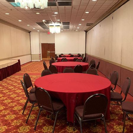 Oyo Hotel East Hanover Nj-10 エクステリア 写真