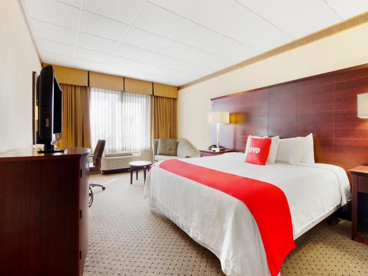 Oyo Hotel East Hanover Nj-10 エクステリア 写真