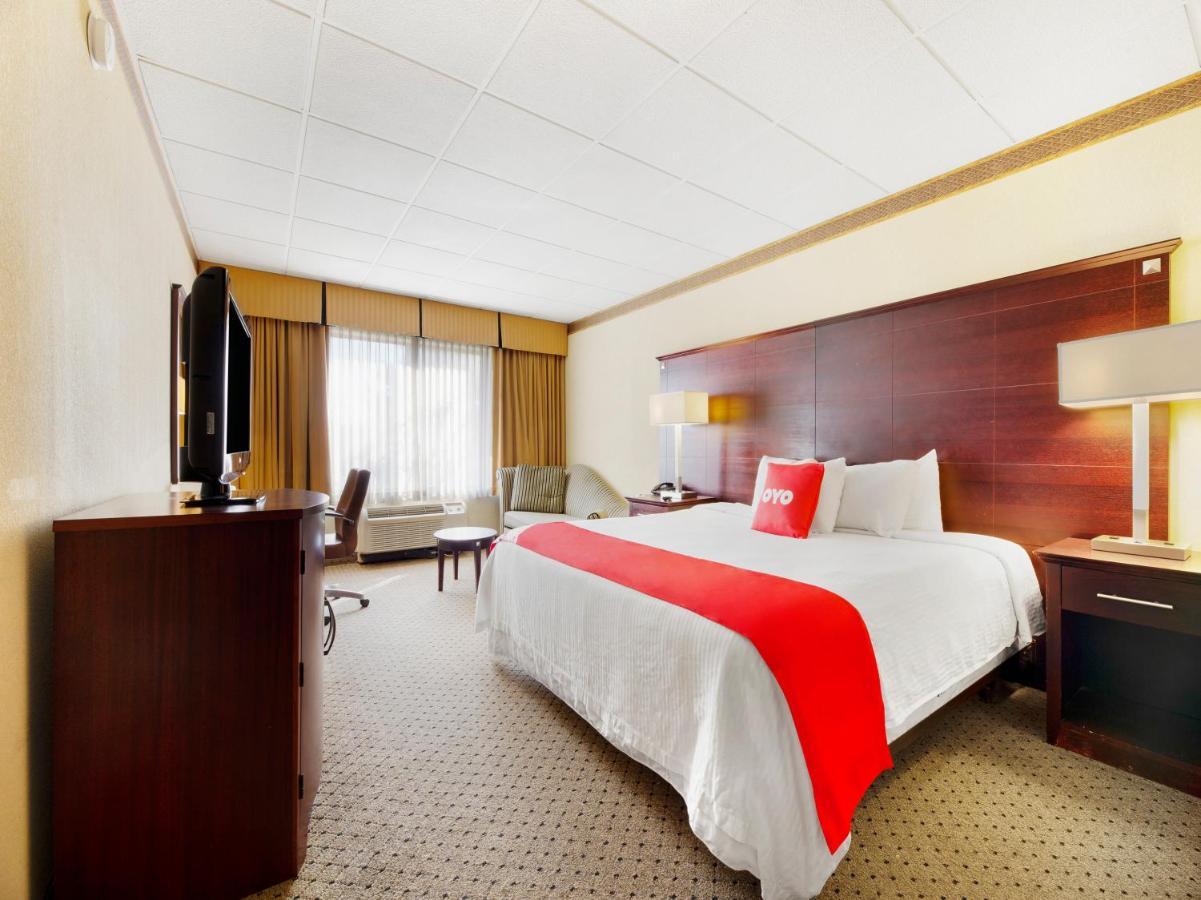 Oyo Hotel East Hanover Nj-10 エクステリア 写真
