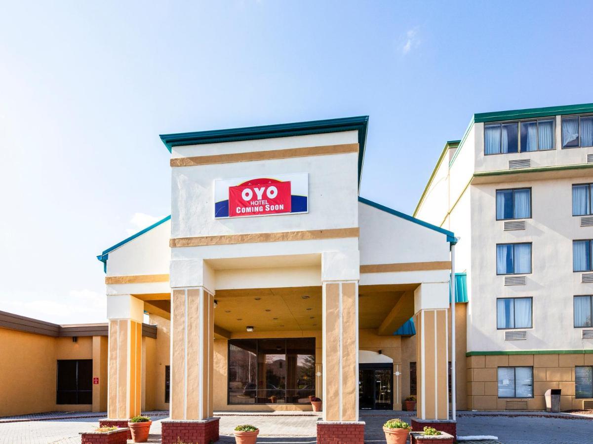 Oyo Hotel East Hanover Nj-10 エクステリア 写真