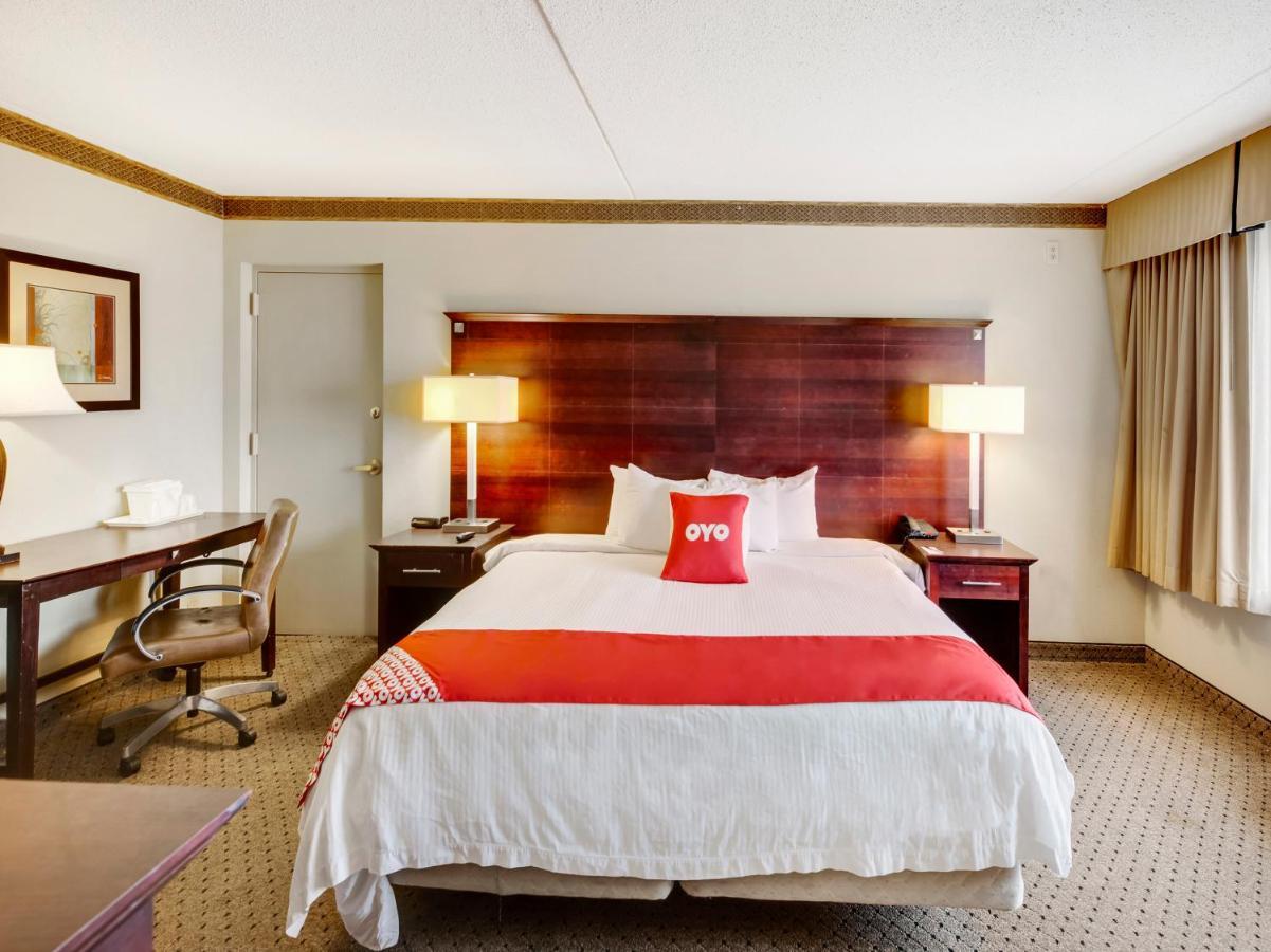 Oyo Hotel East Hanover Nj-10 エクステリア 写真